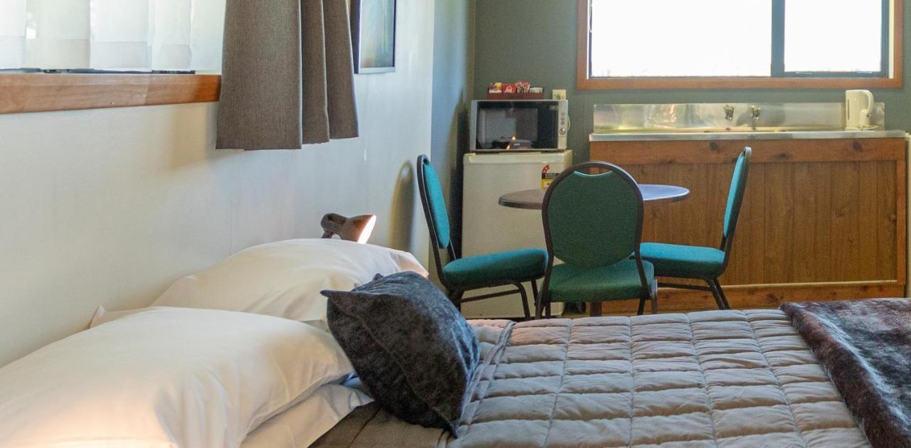 Mountain Heights Lodge National Park Bagian luar foto