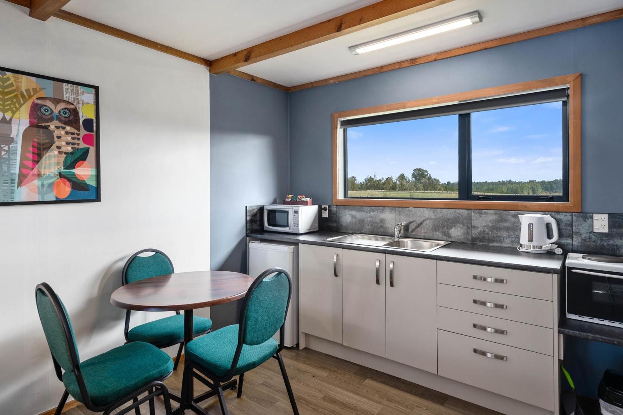 Mountain Heights Lodge National Park Bagian luar foto