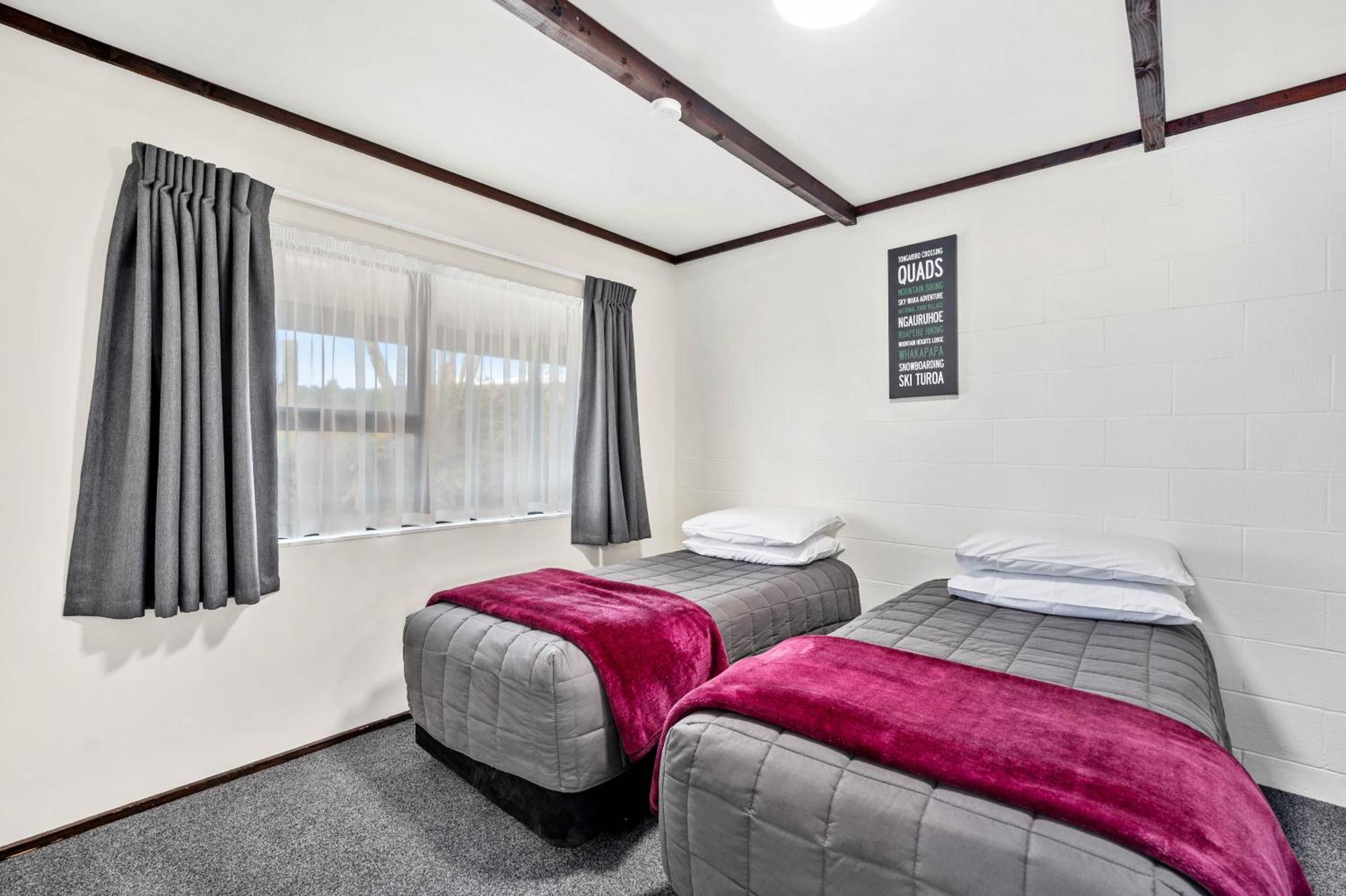 Mountain Heights Lodge National Park Bagian luar foto