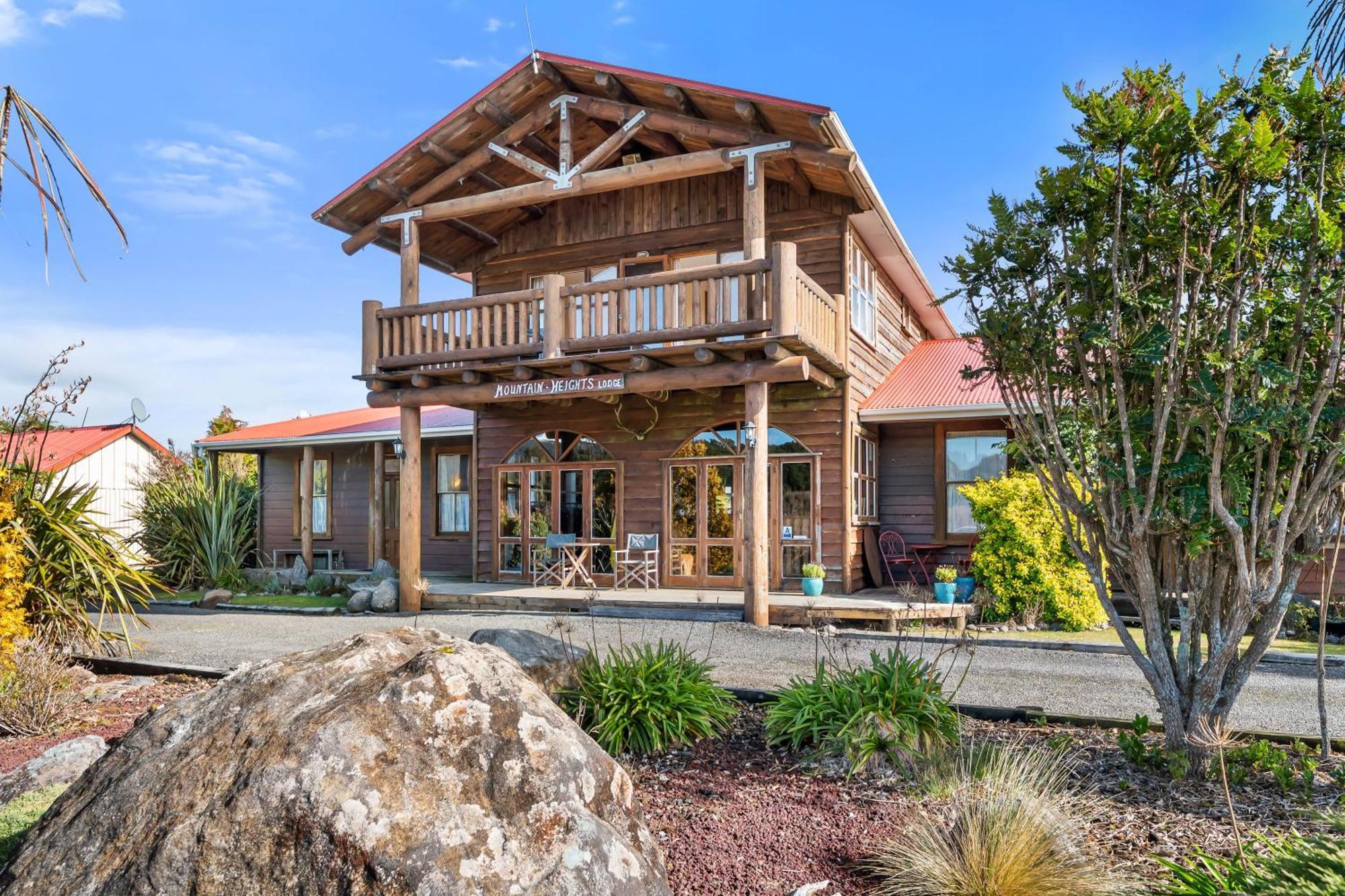 Mountain Heights Lodge National Park Bagian luar foto